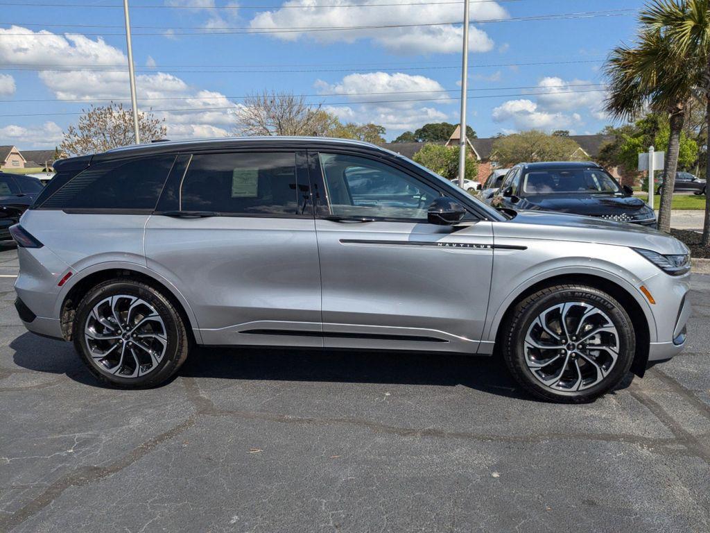 new 2025 Lincoln Nautilus car, priced at $58,705