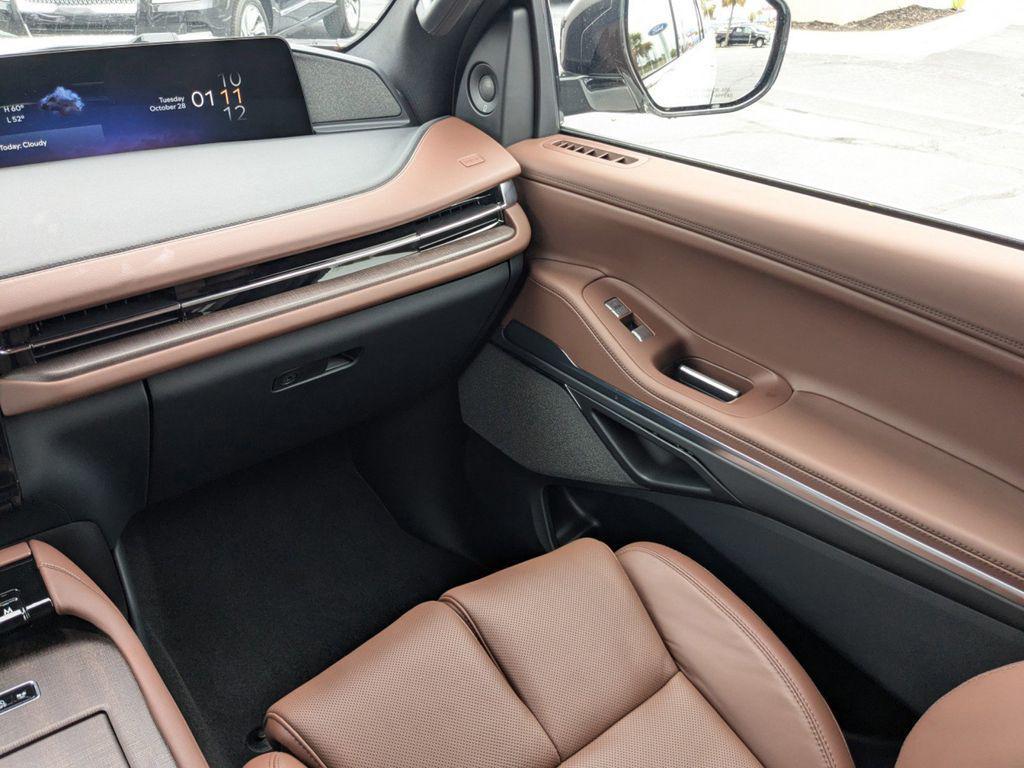 new 2025 Lincoln Navigator car, priced at $111,474