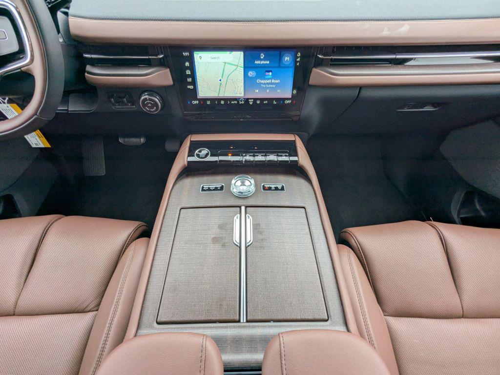 new 2025 Lincoln Navigator car, priced at $111,474