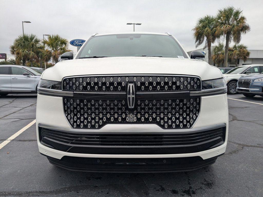 new 2025 Lincoln Navigator car, priced at $111,474