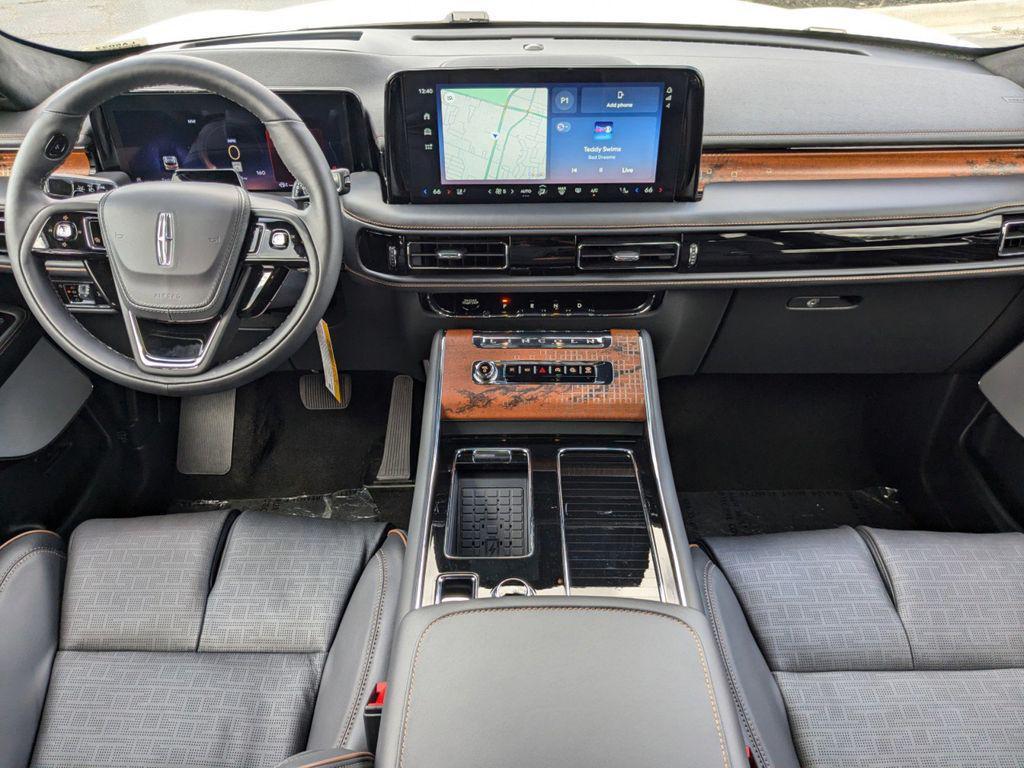 new 2025 Lincoln Aviator car, priced at $92,590