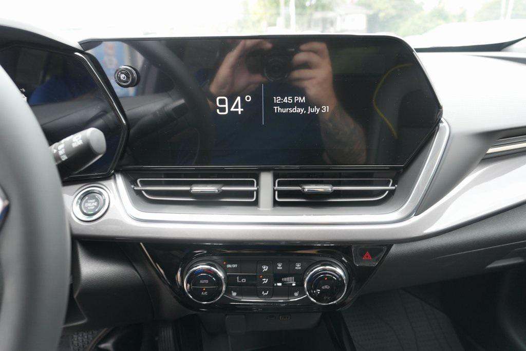 new 2025 Chevrolet Trax car, priced at $25,709