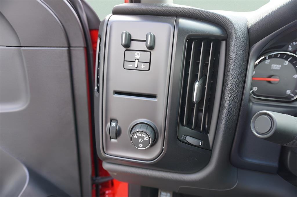 new 2024 Chevrolet Silverado 1500 car, priced at $57,557