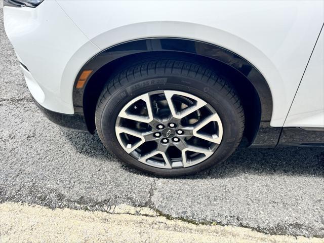 new 2025 Chevrolet Blazer car, priced at $50,965