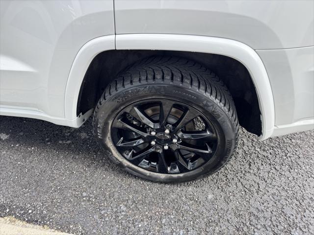 used 2022 Jeep Grand Cherokee car, priced at $28,500