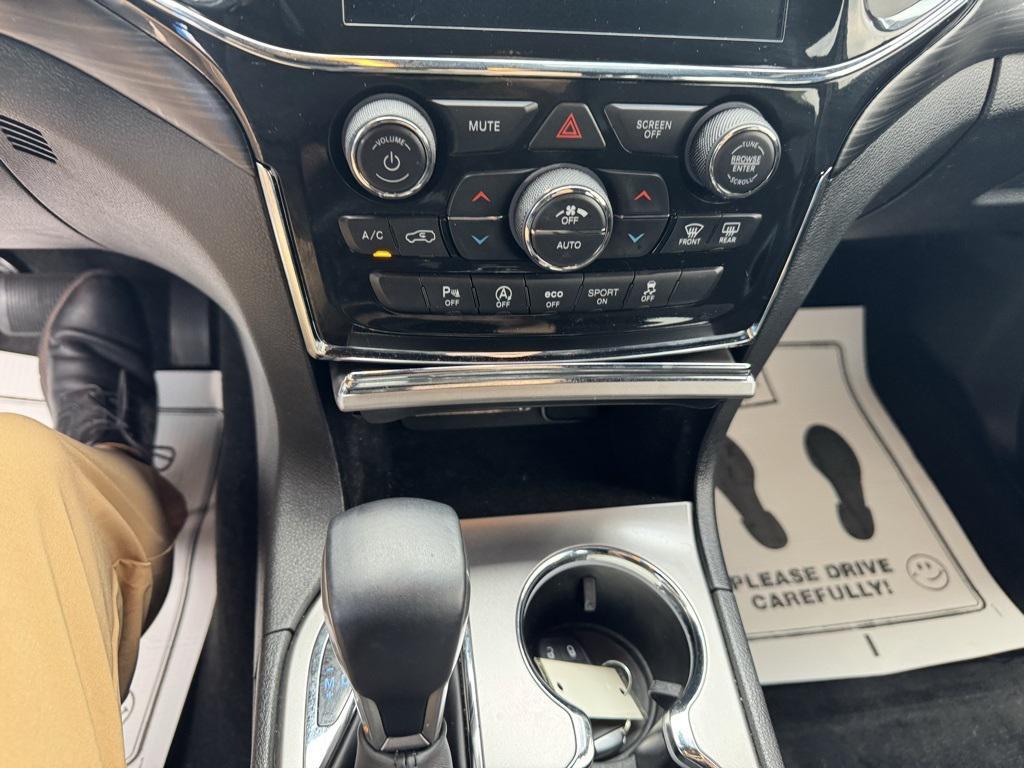 used 2022 Jeep Grand Cherokee car, priced at $25,829