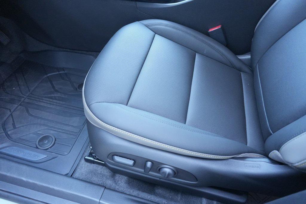 new 2025 Chevrolet Trax car, priced at $25,573