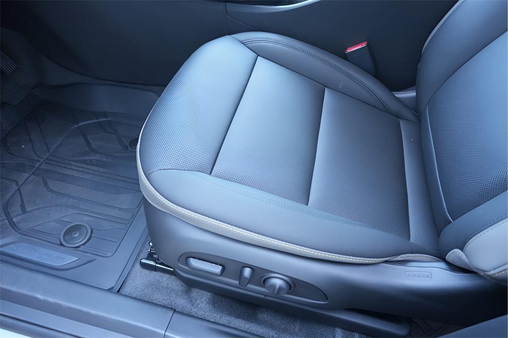 new 2025 Chevrolet Trax car, priced at $25,573