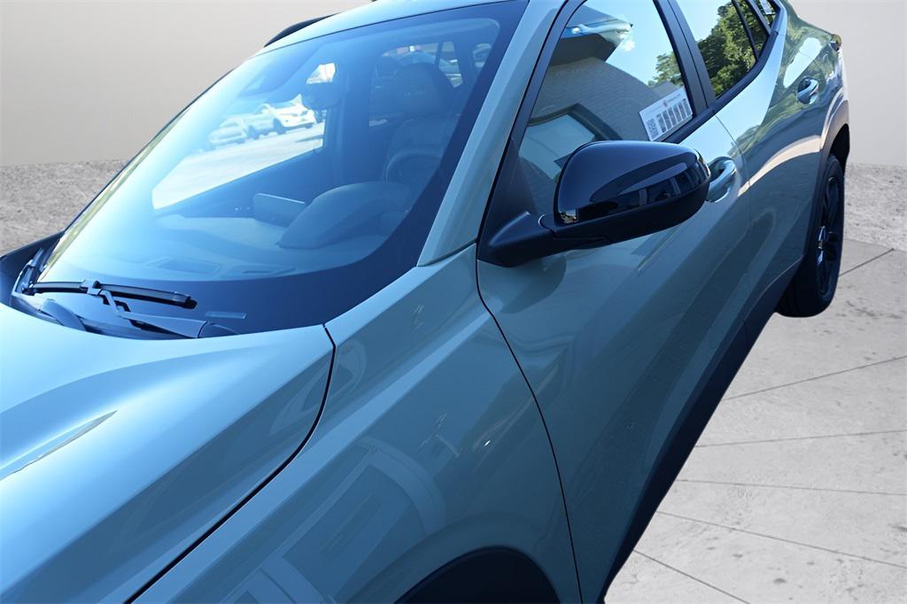 new 2025 Chevrolet Trax car, priced at $25,573