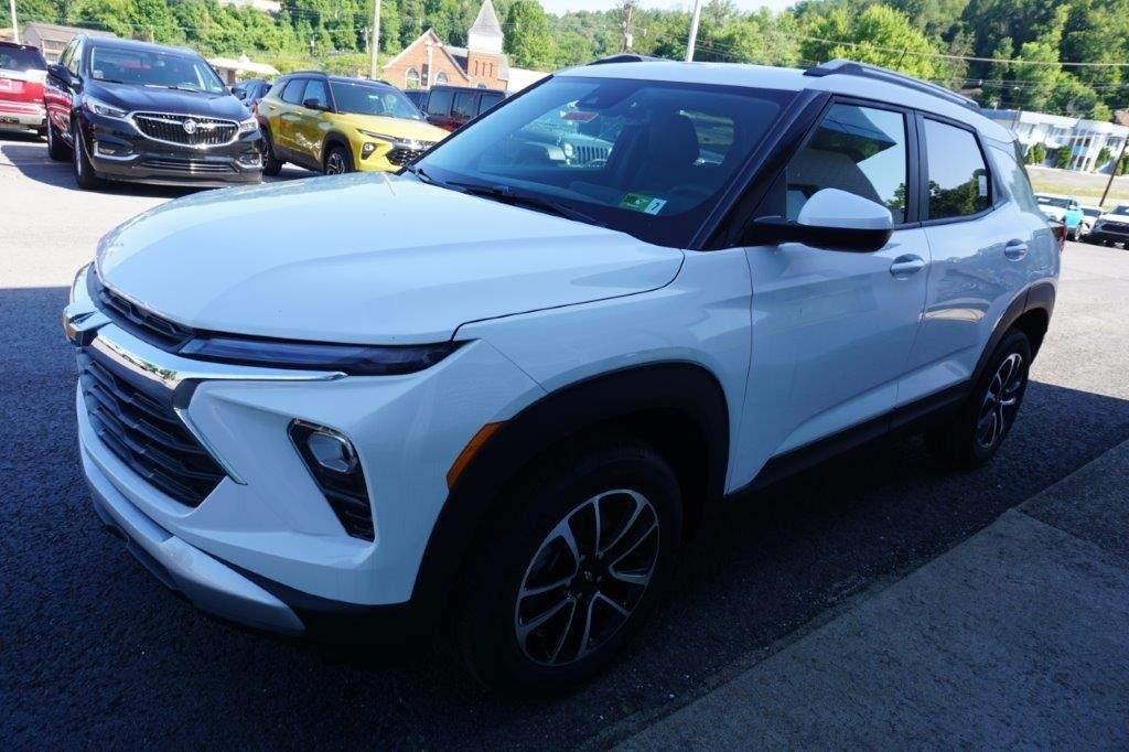 new 2024 Chevrolet TrailBlazer car, priced at $28,342