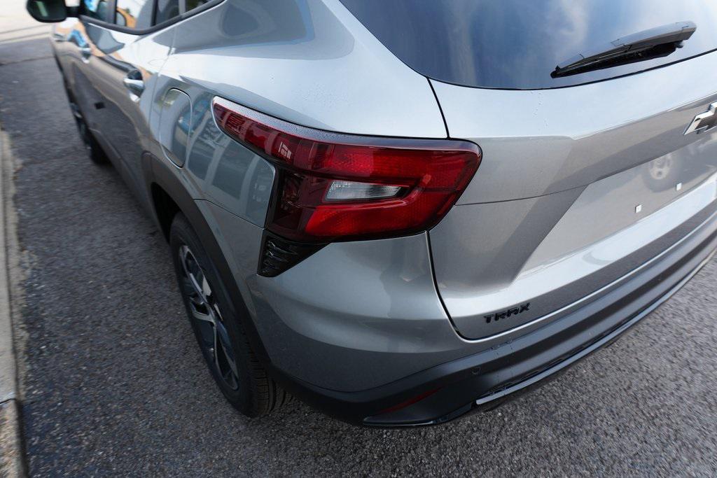 new 2025 Chevrolet Trax car, priced at $23,555