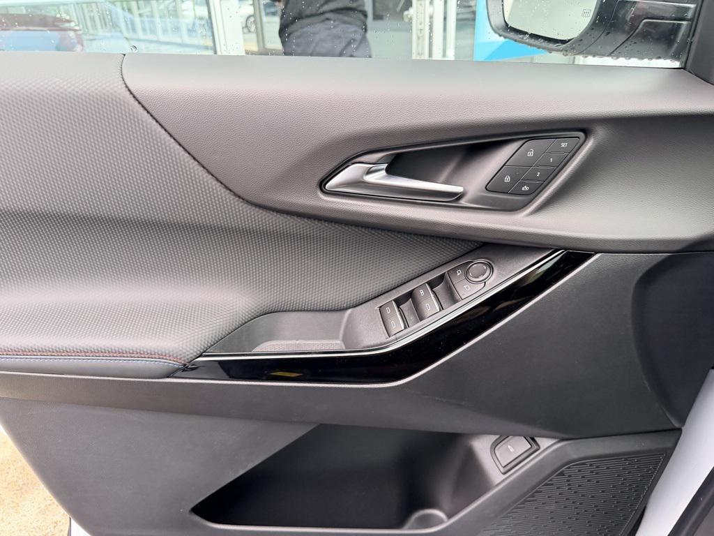 new 2026 Chevrolet Equinox car, priced at $39,218