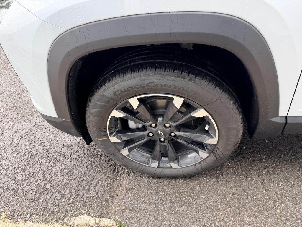 new 2026 Chevrolet Equinox car, priced at $39,218