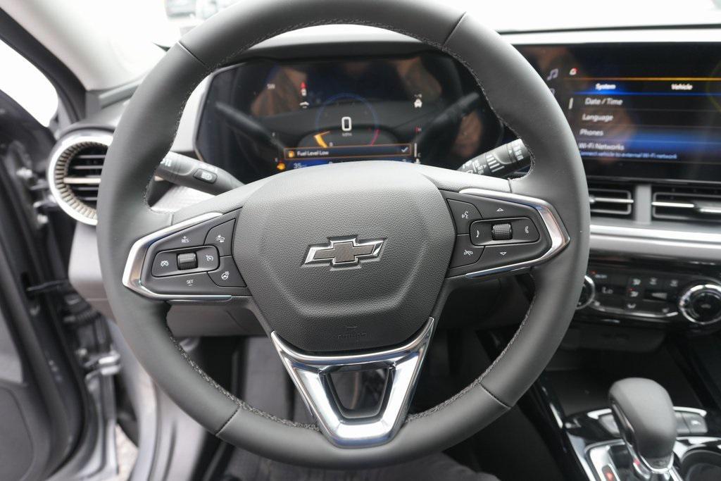 new 2025 Chevrolet Trax car, priced at $25,955