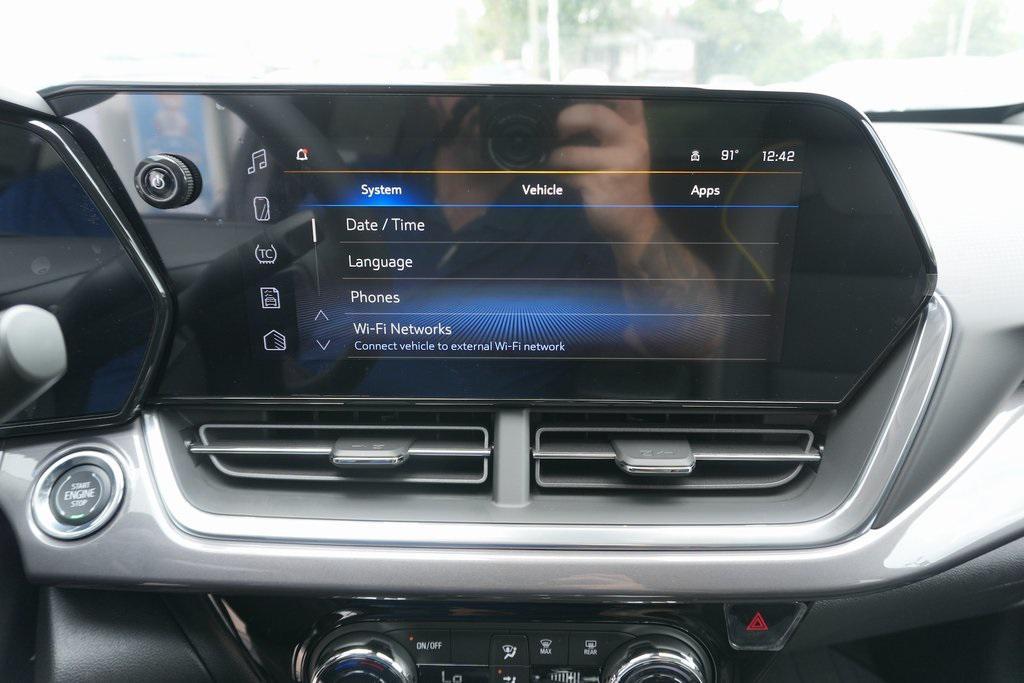 new 2025 Chevrolet Trax car, priced at $25,955