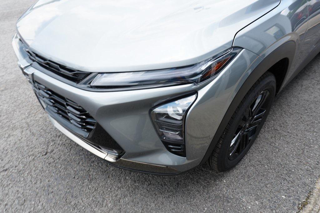 new 2025 Chevrolet Trax car, priced at $25,955