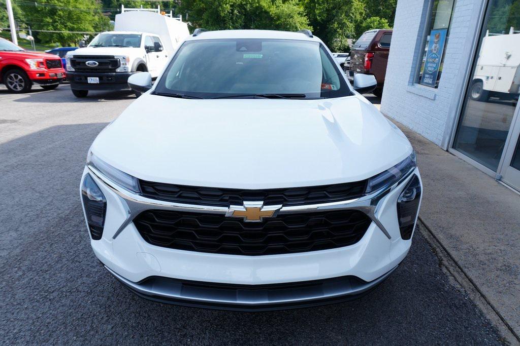 new 2025 Chevrolet Trax car, priced at $24,525