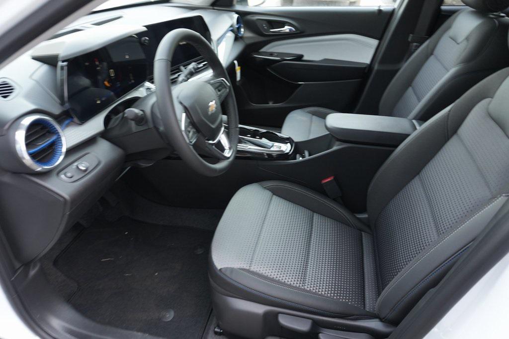 new 2025 Chevrolet Trax car, priced at $24,525