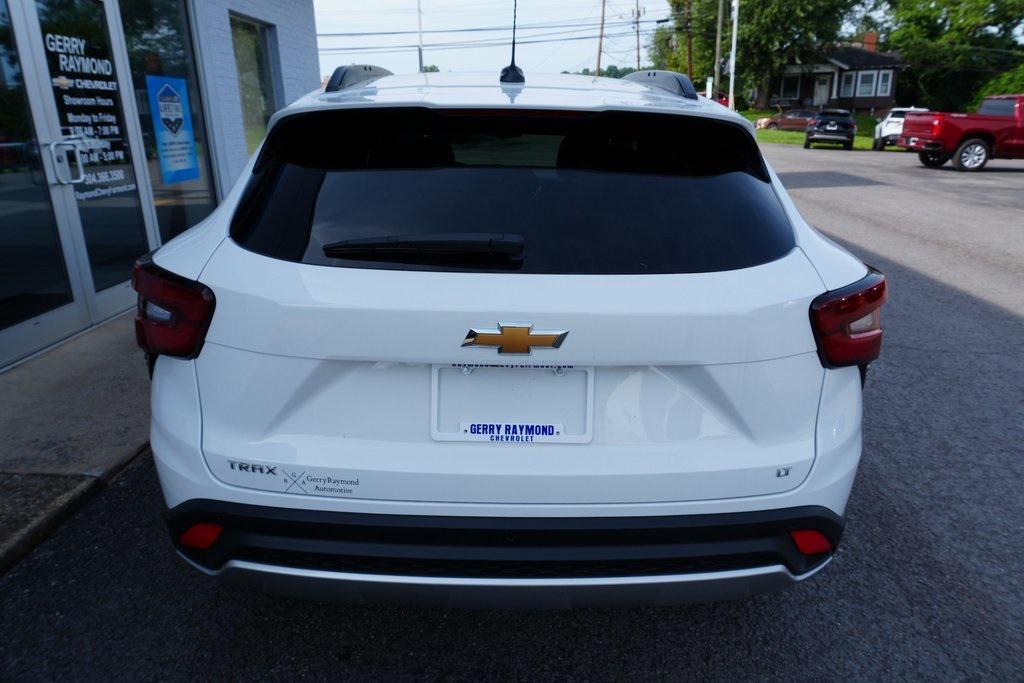 new 2025 Chevrolet Trax car, priced at $24,525