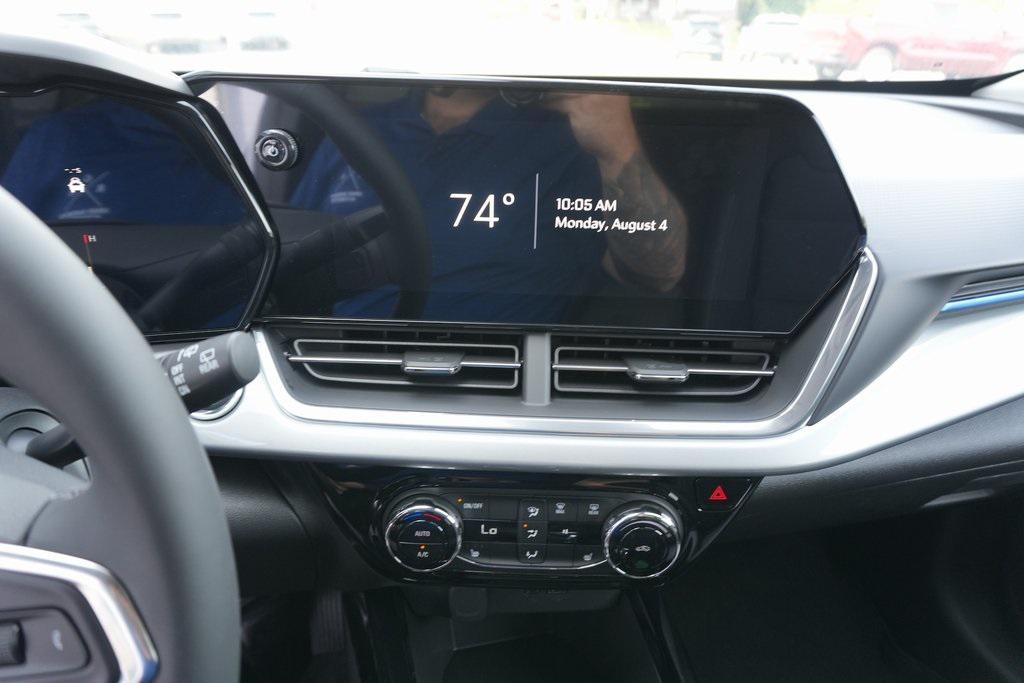 new 2025 Chevrolet Trax car, priced at $24,525