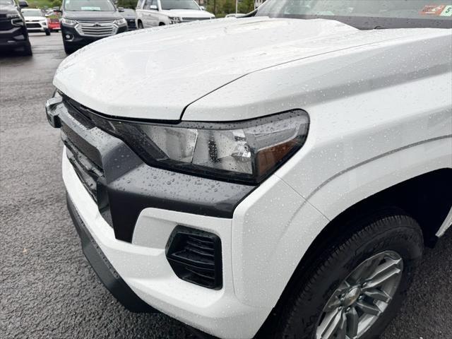 new 2025 Chevrolet Colorado car, priced at $34,995