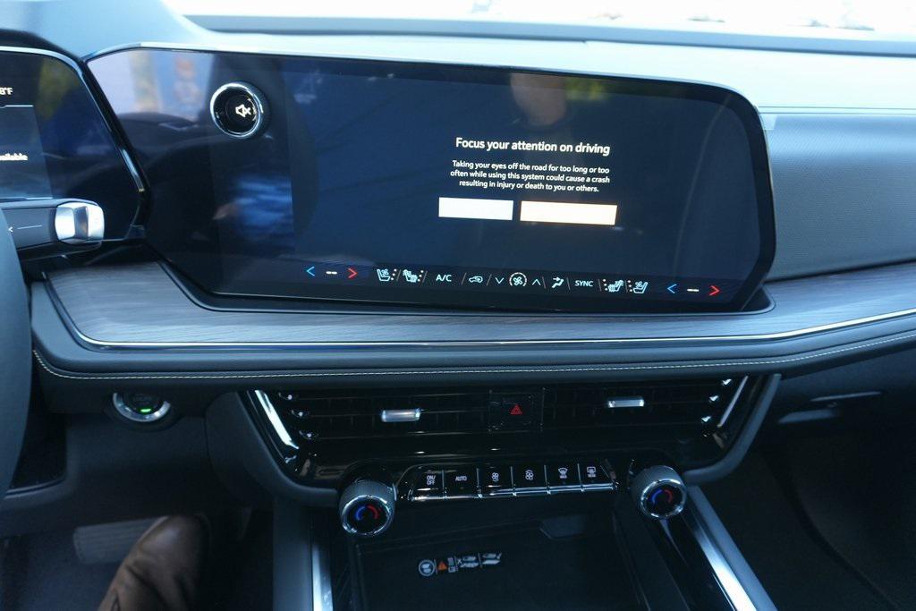 new 2025 Chevrolet Suburban car, priced at $85,005
