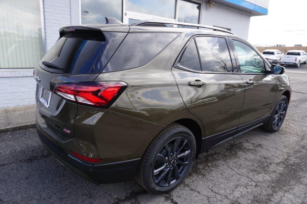 new 2024 Chevrolet Equinox car, priced at $33,260