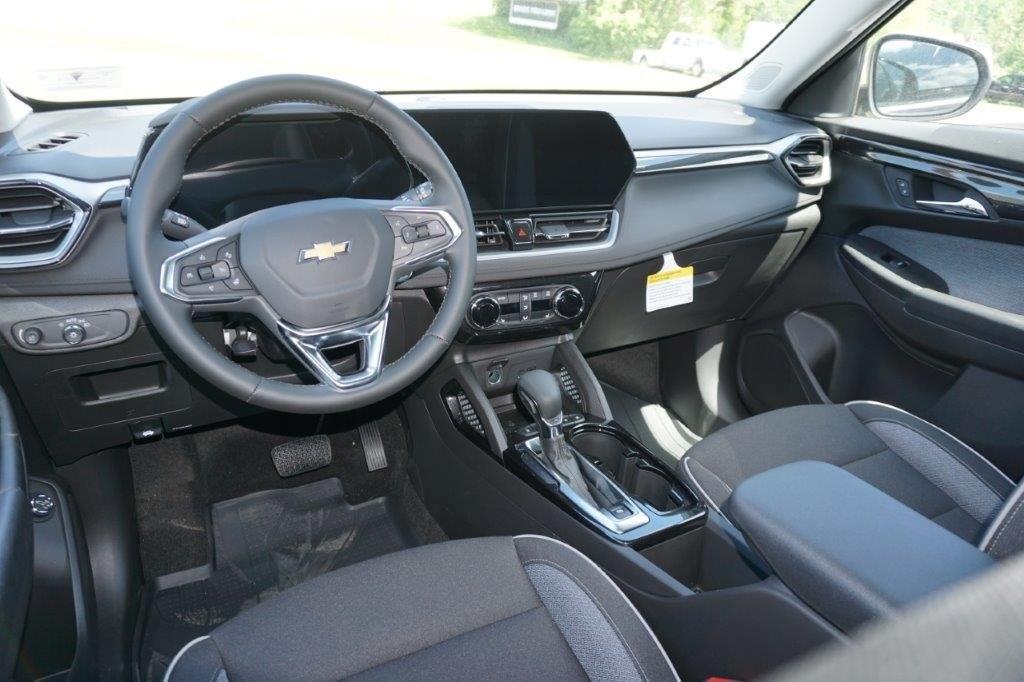 new 2024 Chevrolet TrailBlazer car, priced at $28,879