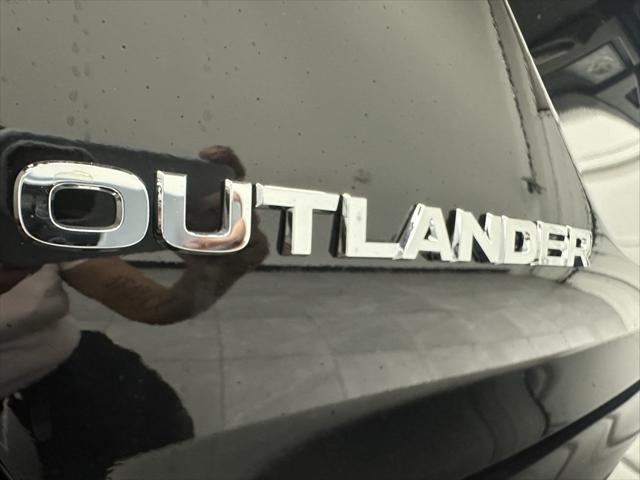new 2025 Mitsubishi Outlander car, priced at $40,835