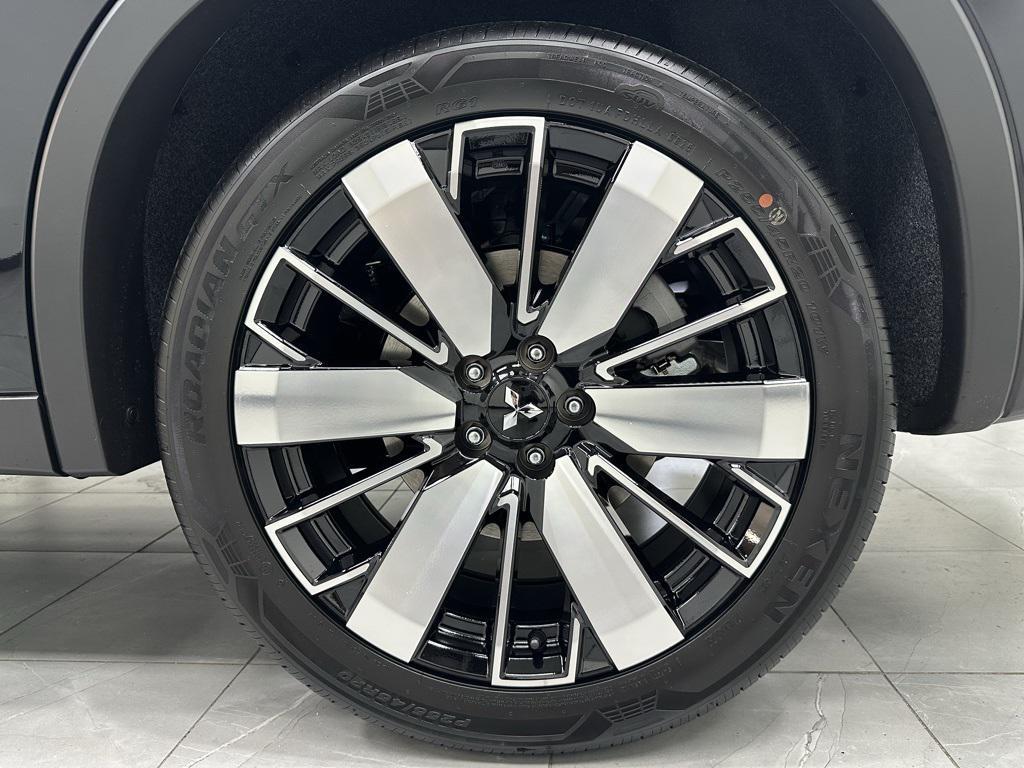 new 2025 Mitsubishi Outlander car, priced at $40,835