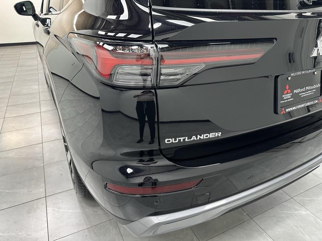 new 2025 Mitsubishi Outlander car, priced at $40,835