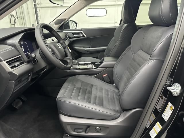 new 2025 Mitsubishi Outlander car, priced at $40,835