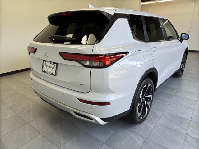 new 2024 Mitsubishi Outlander car, priced at $38,665