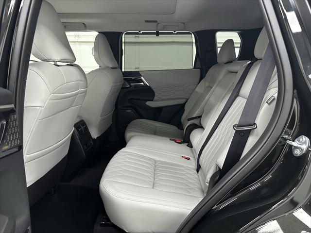 new 2025 Mitsubishi Outlander car, priced at $43,155