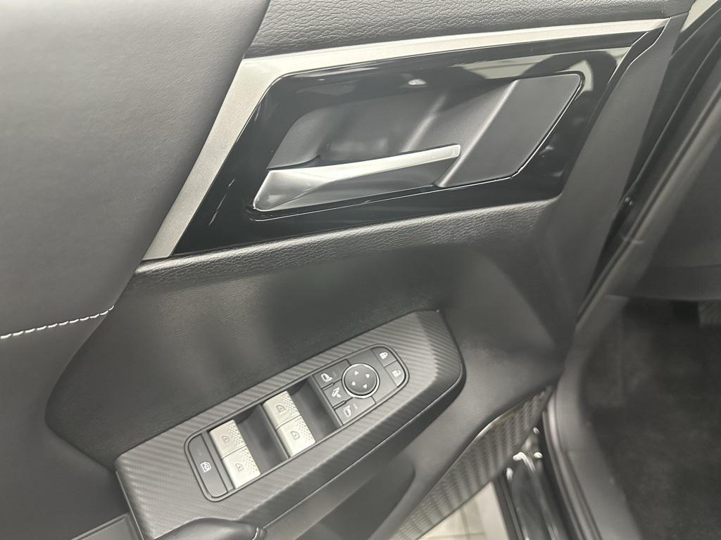 new 2025 Mitsubishi Outlander car, priced at $40,625