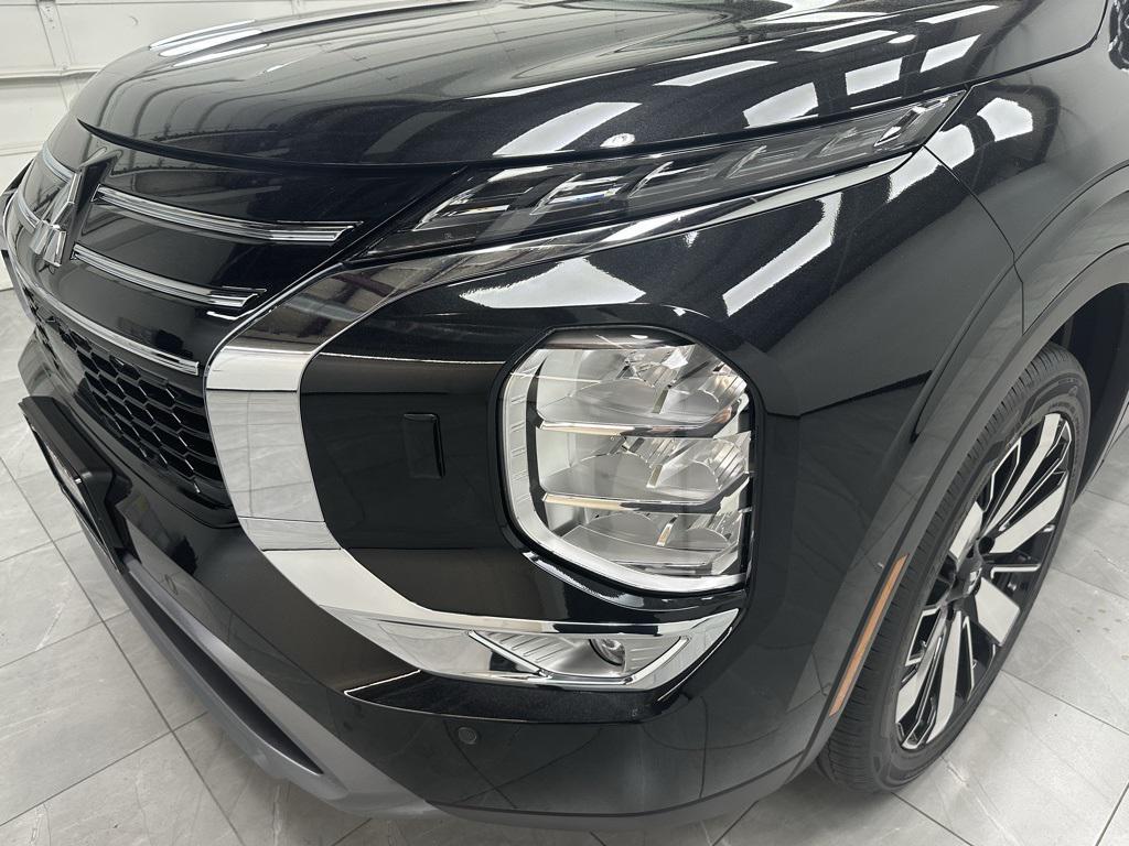 new 2025 Mitsubishi Outlander car, priced at $40,625