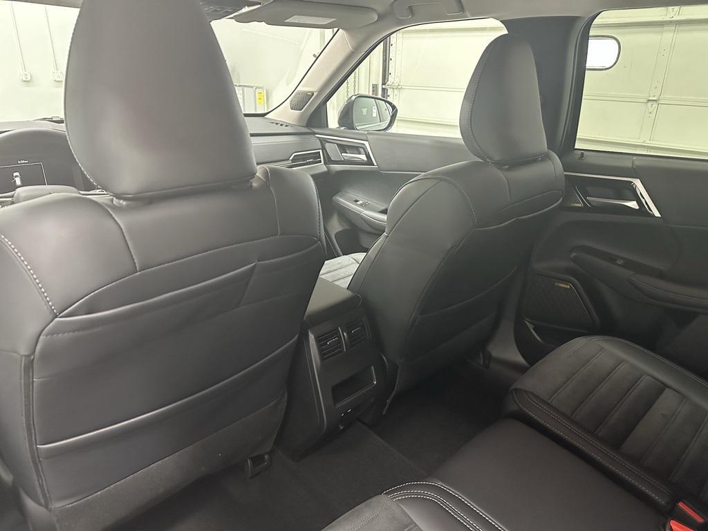 new 2025 Mitsubishi Outlander car, priced at $40,625