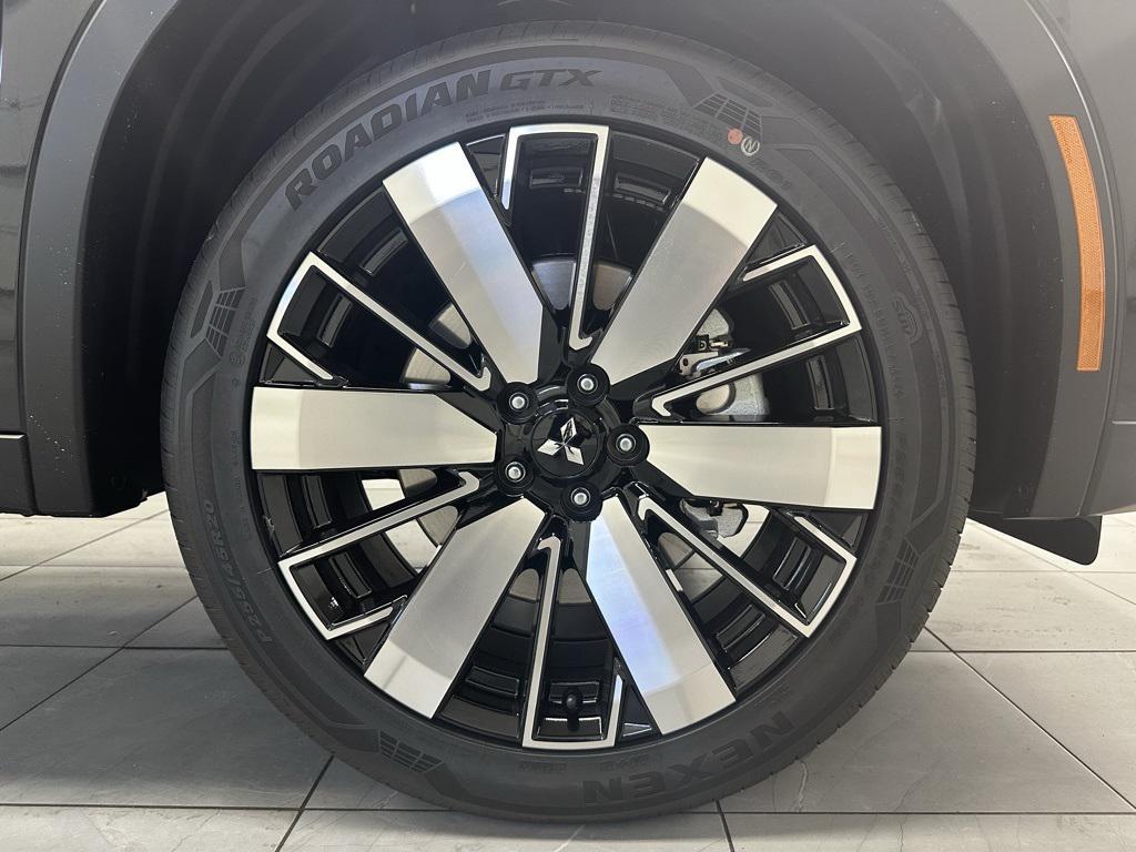new 2025 Mitsubishi Outlander car, priced at $40,625