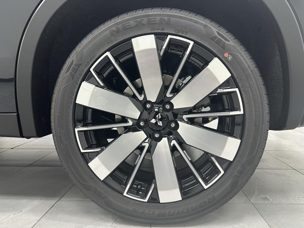 new 2025 Mitsubishi Outlander car, priced at $40,625