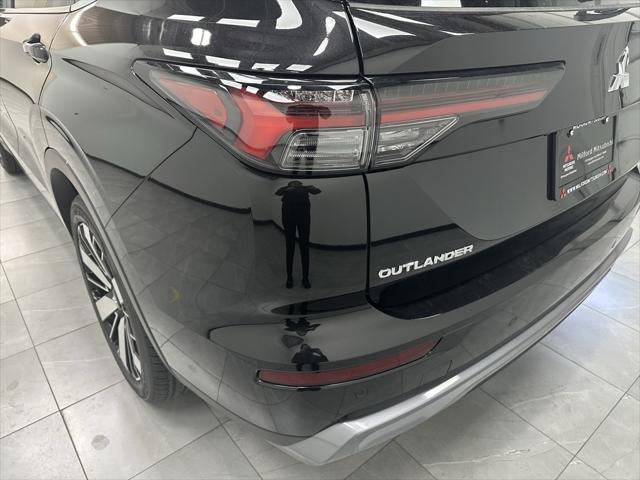 new 2025 Mitsubishi Outlander car, priced at $38,625