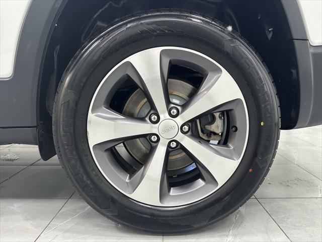 used 2022 Jeep Cherokee car, priced at $22,395
