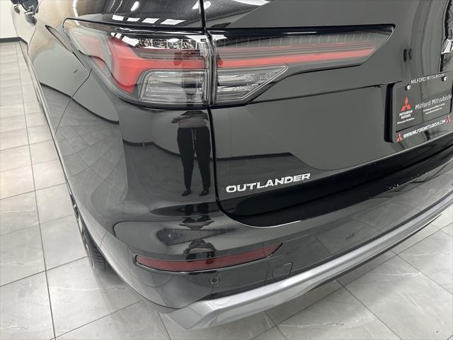 new 2025 Mitsubishi Outlander car, priced at $41,920