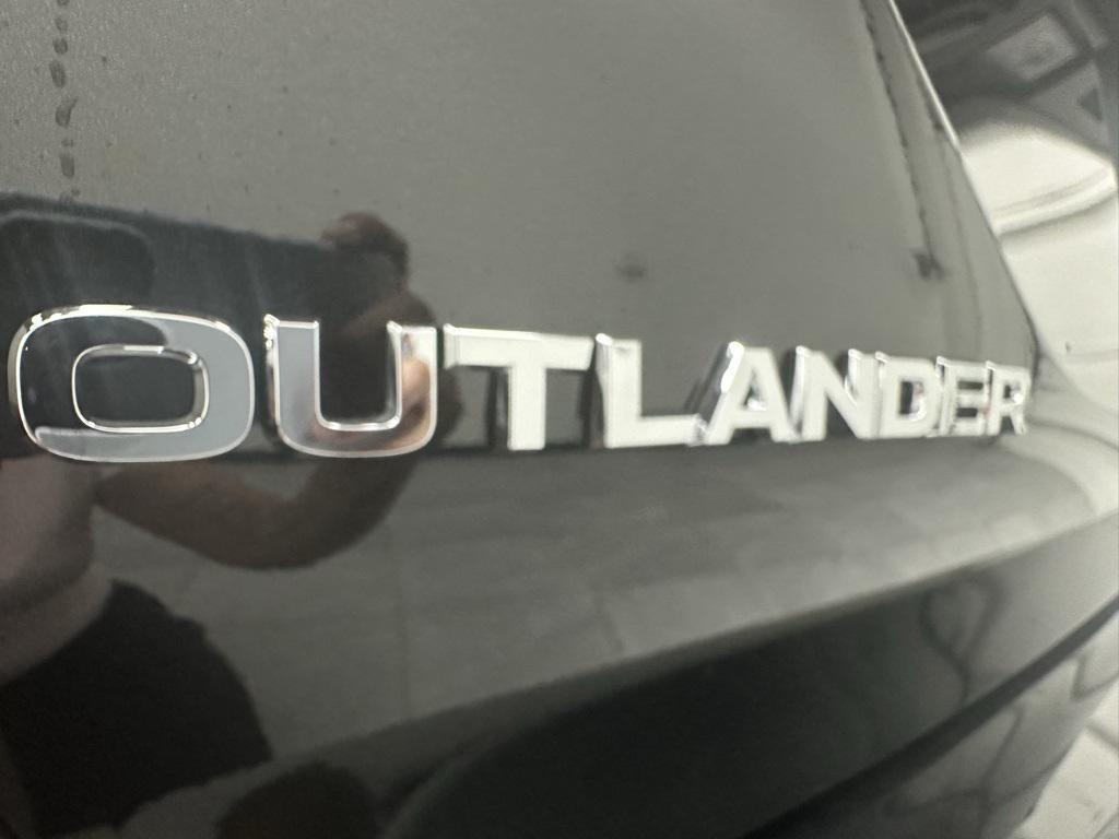 new 2025 Mitsubishi Outlander car, priced at $41,920