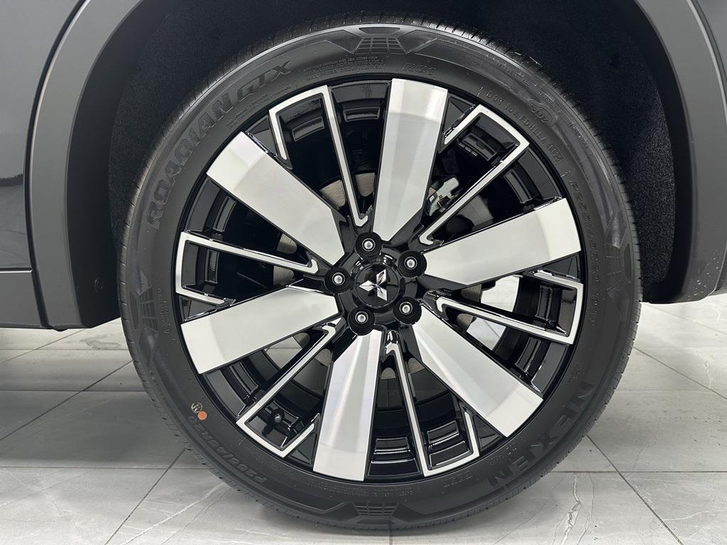new 2025 Mitsubishi Outlander car, priced at $41,920