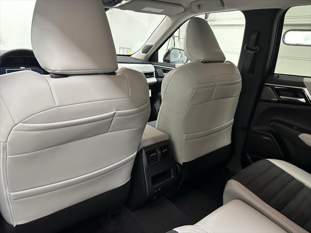 new 2025 Mitsubishi Outlander car, priced at $38,350