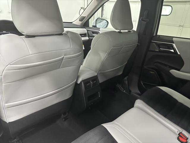 new 2025 Mitsubishi Outlander car, priced at $38,810