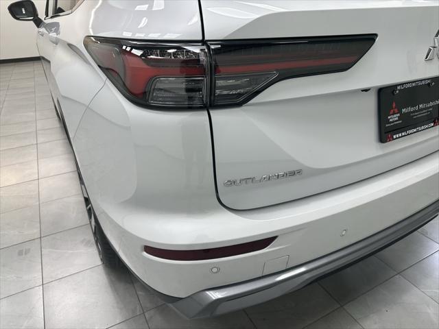 new 2025 Mitsubishi Outlander car, priced at $38,810