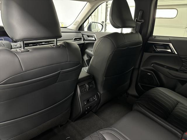 new 2025 Mitsubishi Outlander car, priced at $38,805
