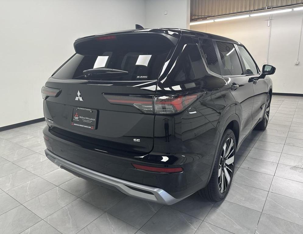 new 2025 Mitsubishi Outlander car, priced at $40,835