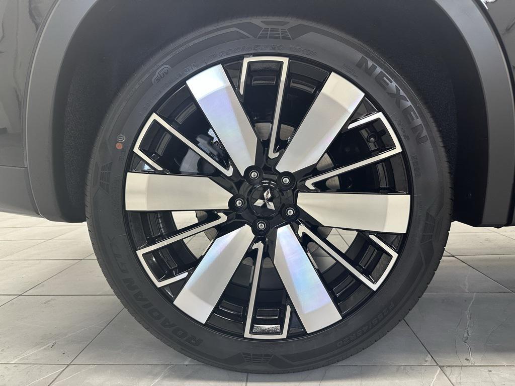 new 2025 Mitsubishi Outlander car, priced at $40,835